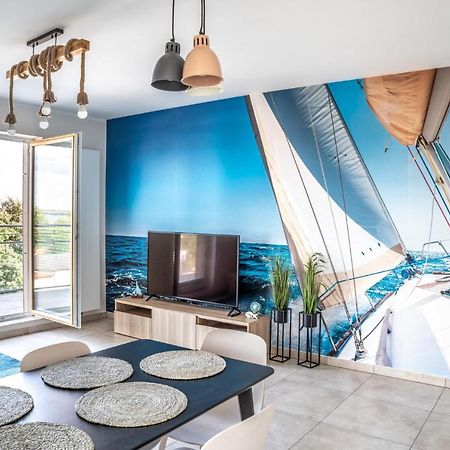 Yacht Apartments Wilkasy Bagian luar foto