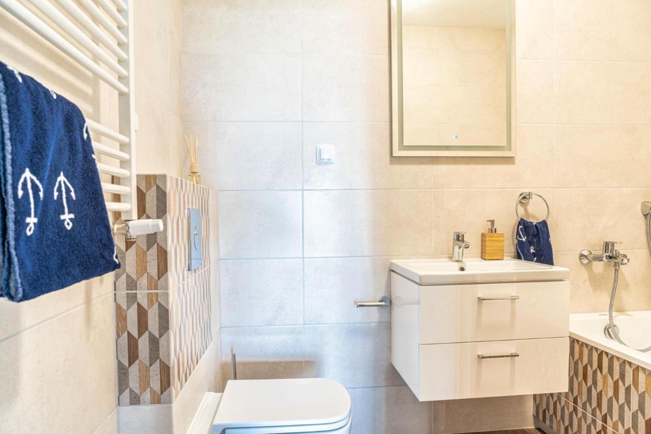 Yacht Apartments Wilkasy Bagian luar foto